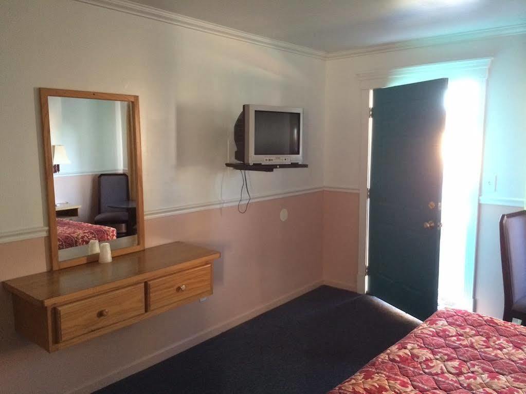 Hamlet Motel Newman ภายนอก รูปภาพ