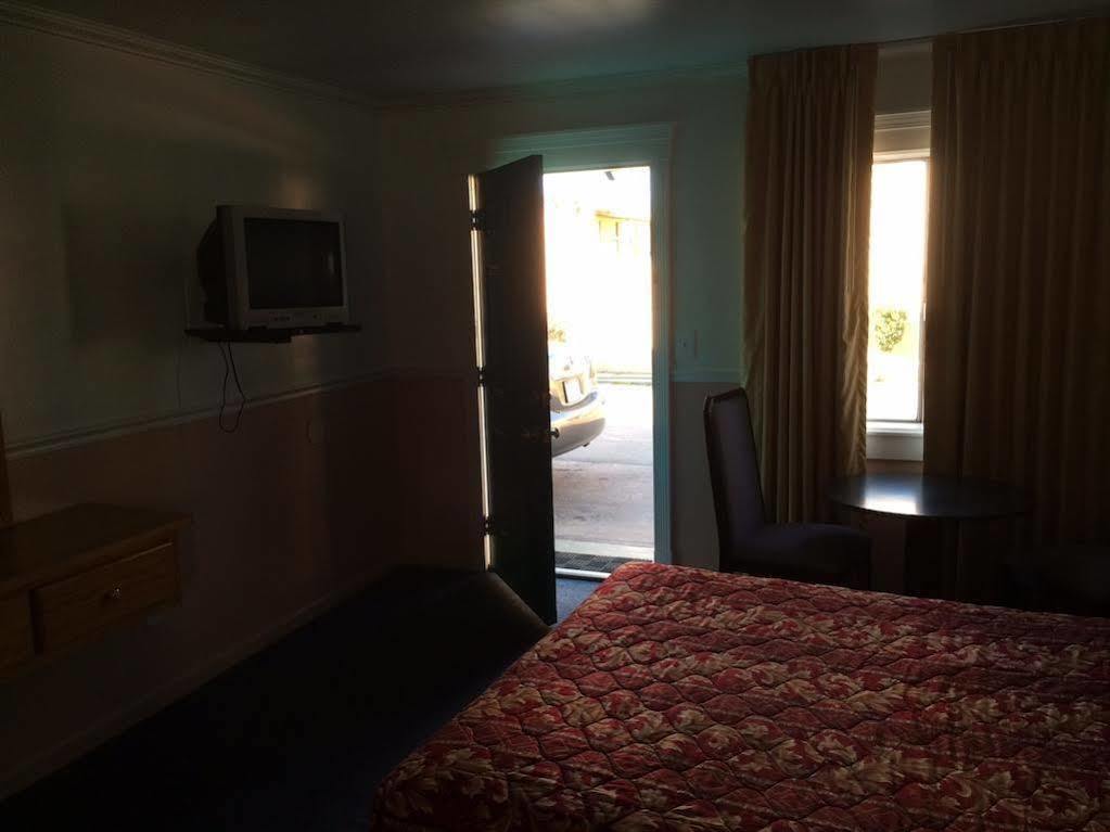Hamlet Motel Newman ภายนอก รูปภาพ